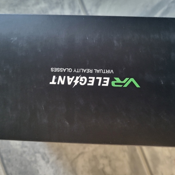 Brand new vr elegiant virtual reality glasses. Apple and Android compatability - Picture 2 of 3